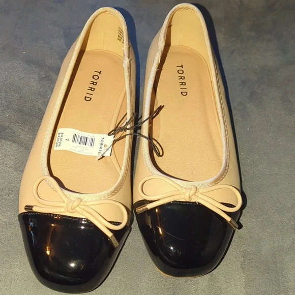 Wide Width Flats - Picture 2 of 11